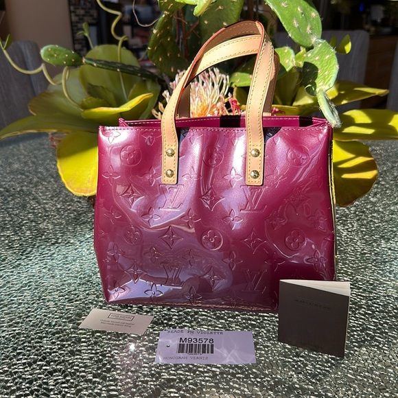 Louis Vuitton Handbags - EXCELLENT CONDITION LOUIS VUITTON READE PM VIOLETTE MONOGRAM VERNIS
